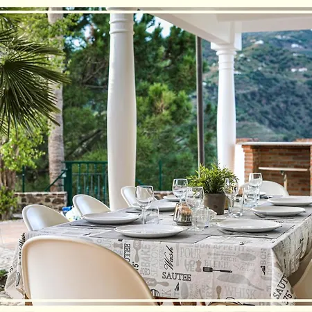 Villa La Higuera